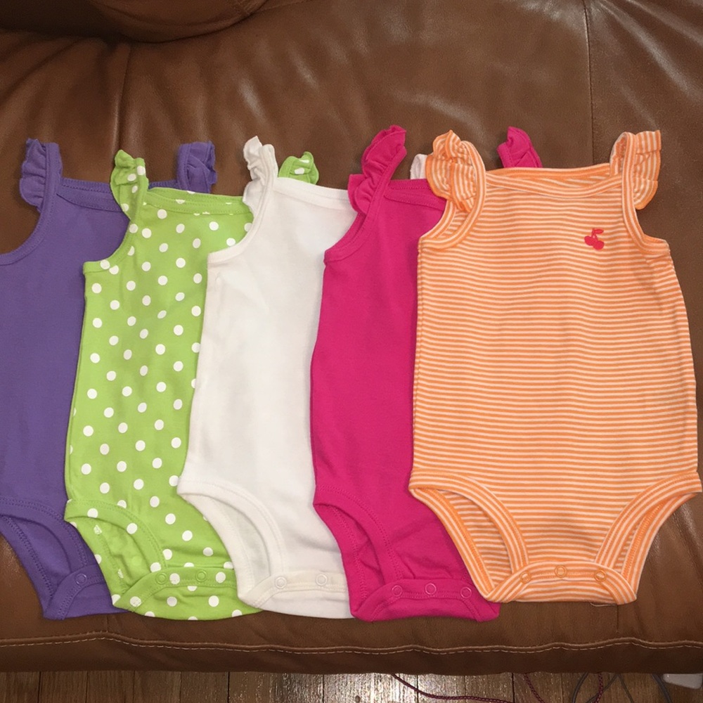 NWOT Carter’s 5-piece set onesies sleeveless for baby girl 9 months old
